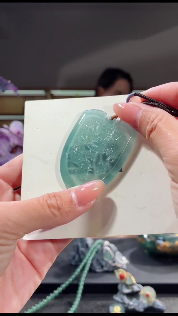 吊坠(不含链)未镶嵌翡翠龙牌