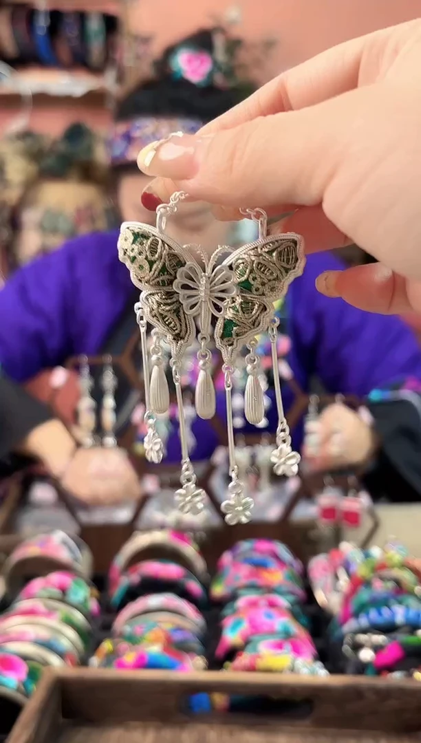 艺枝独绣手工饰品1