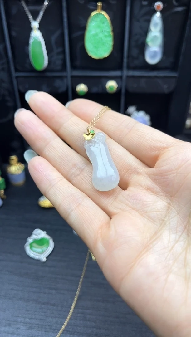 吊坠(赠链)18K金镶嵌翡翠吊坠