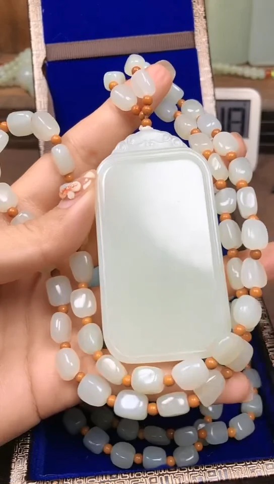 颈饰未镶嵌和田玉无事牌