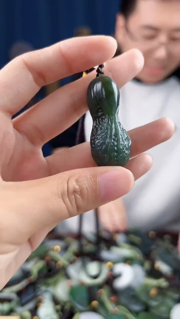 未镶嵌和田玉挂件拍一发一，