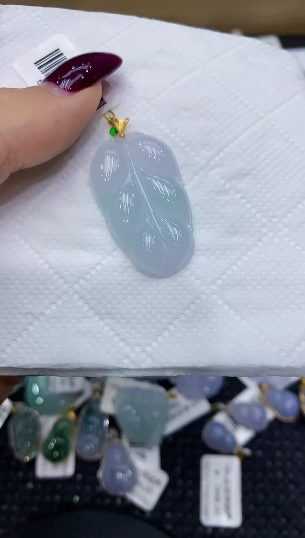 翡翠18K金镶嵌颈饰111111111111