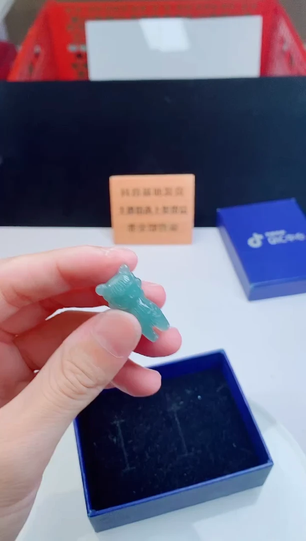 颈饰未镶嵌翡翠   ·
