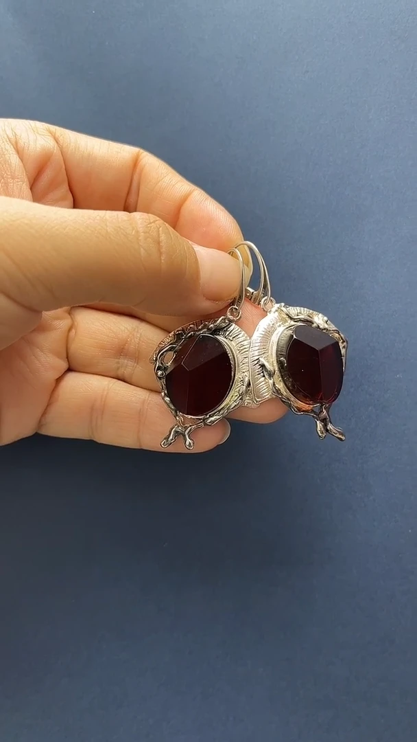 裸石琥珀未镶嵌耳坠