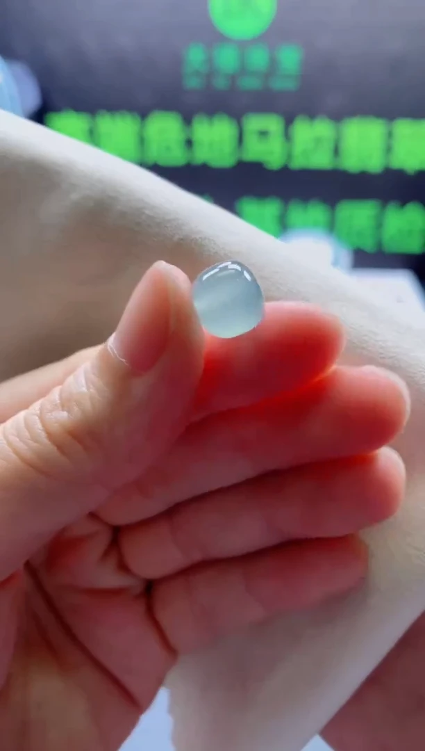 颈饰未镶嵌翡翠0937164347