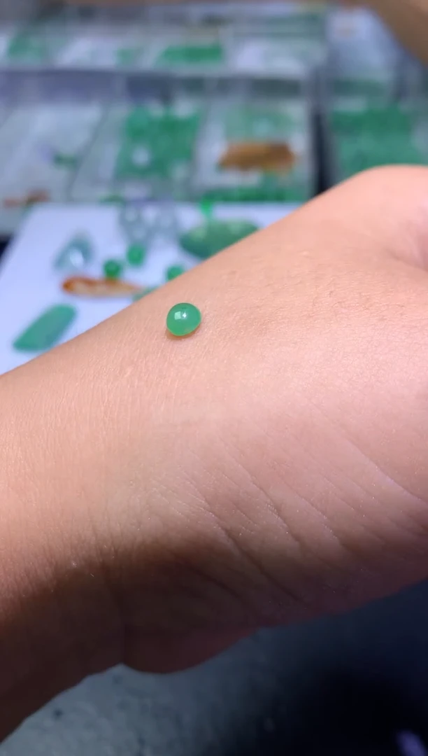 未镶嵌定制翡翠毛货