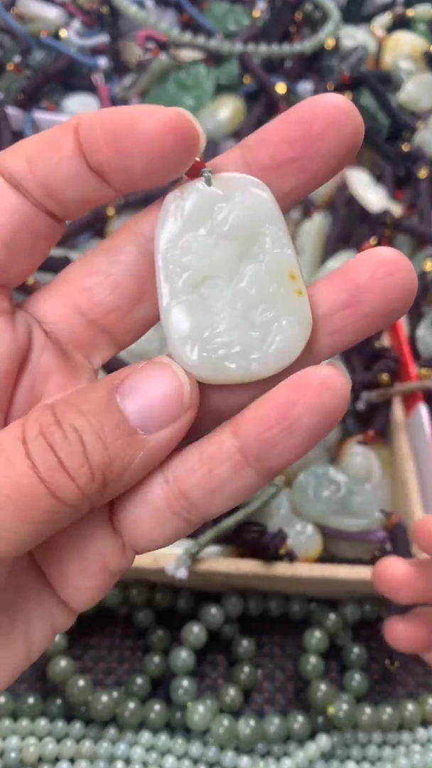 【闪购商品】和田玉颈饰未镶嵌多样性发货没有证书拍一发一有瑕