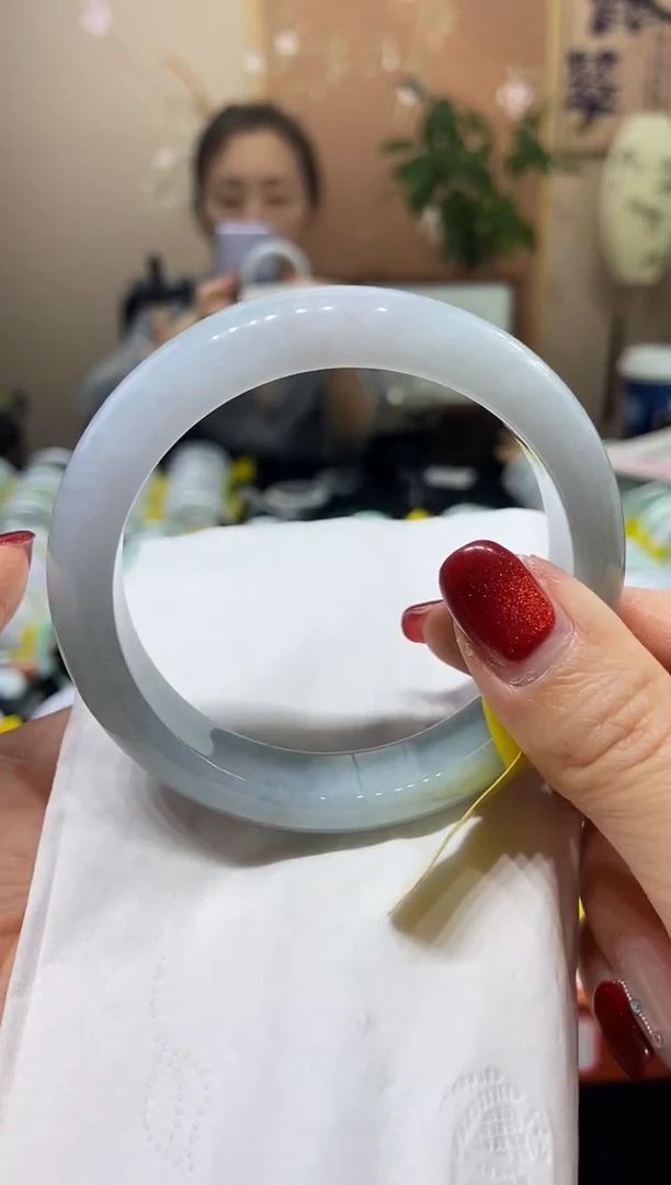 【闪购商品】翡翠手镯未镶嵌57.4圈口