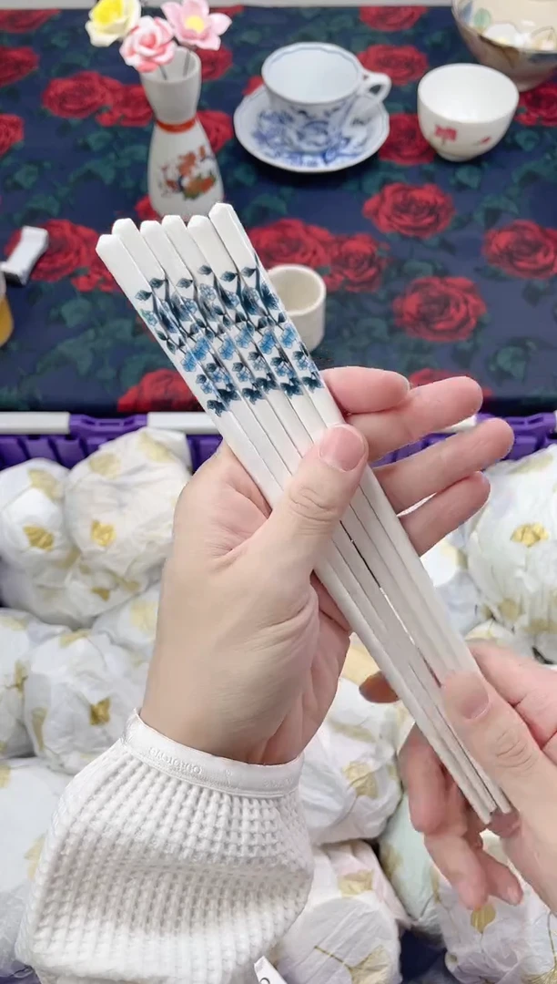 瓷片筷子三双（蓝色）