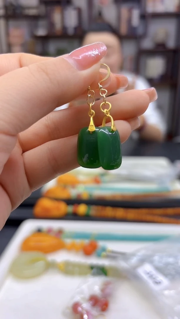 【闪购商品】和田玉（碧玉）耳饰14K金镶嵌E171