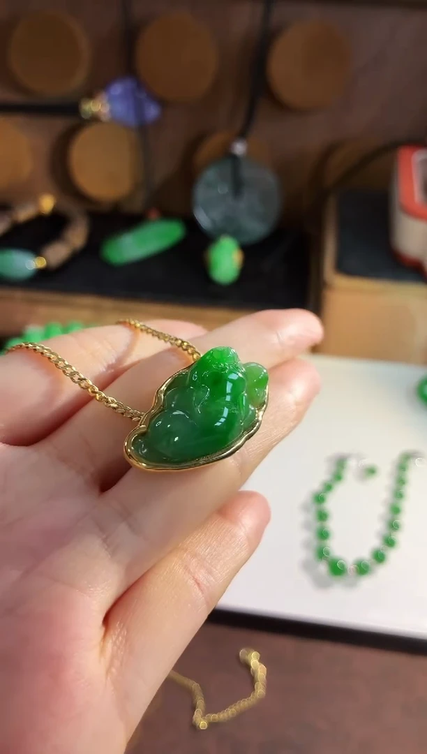 吊坠(不含链)18K金镶嵌翡翠吊坠