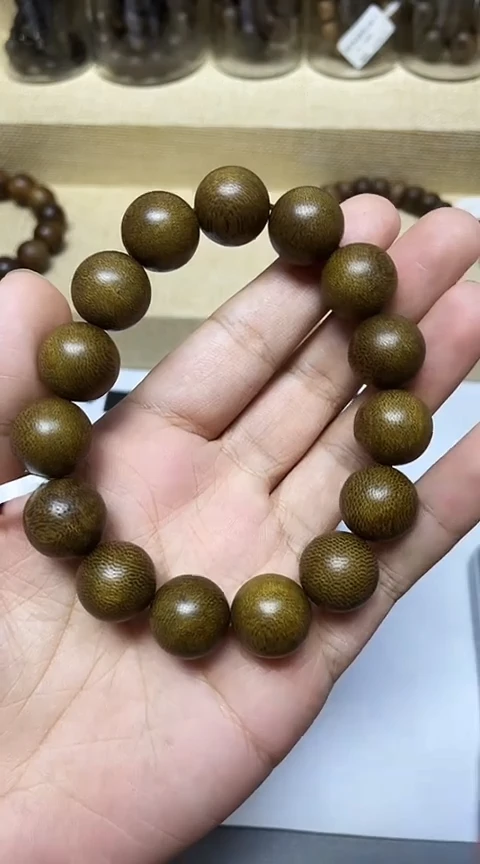 沉香手串沉水级绿奇楠沉香手串