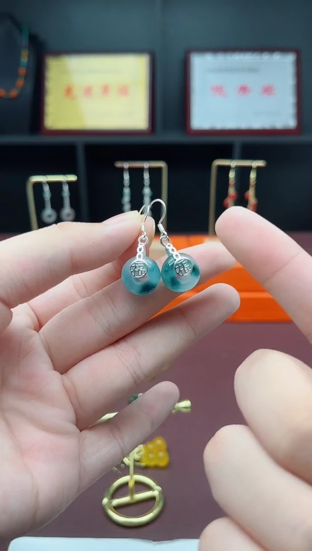 银S925镶嵌石英质玉（天山翠）耳饰721