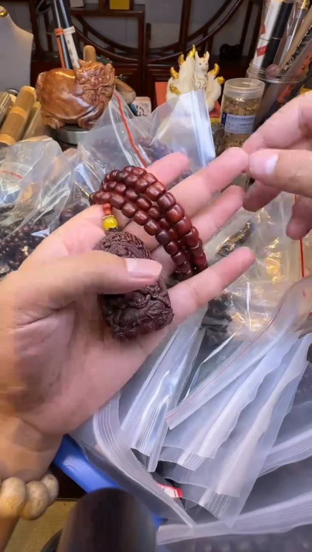 木大叶紫檀千手牌多样性发其一