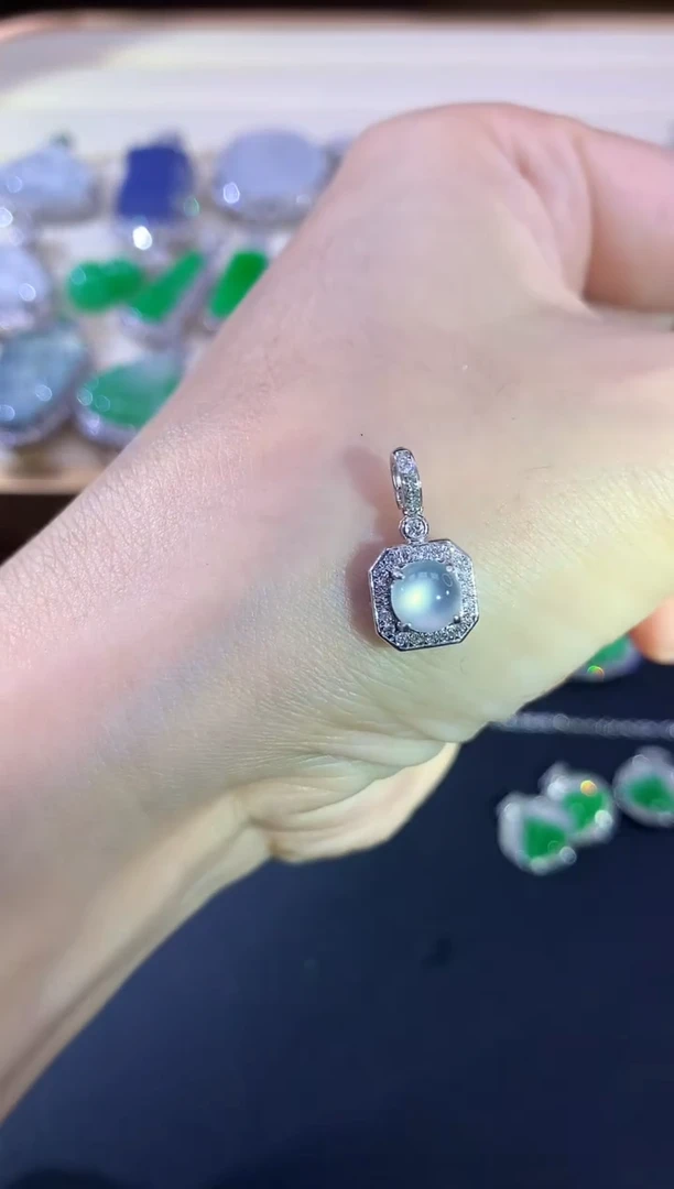 翡翠18K金镶嵌吊坠(不含链)|1980多样性发其一