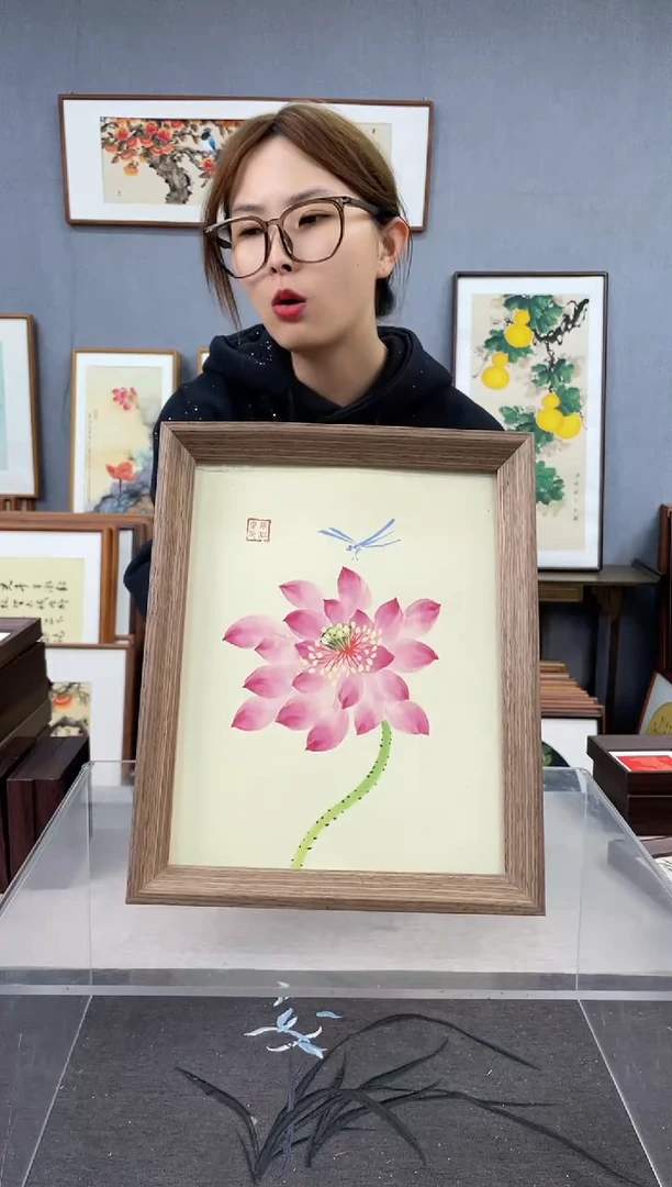 【闪购商品】国画10寸-23*29摆台书法作品-荷花