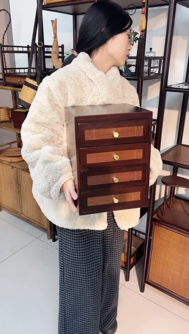 子墨深色，子墨啊啊啊啊啊啊