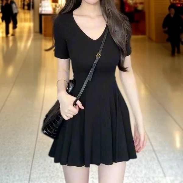 现货新款胖mm小黑裙连衣裙夏季短袖v领收腰显瘦a字裙子气质女2025