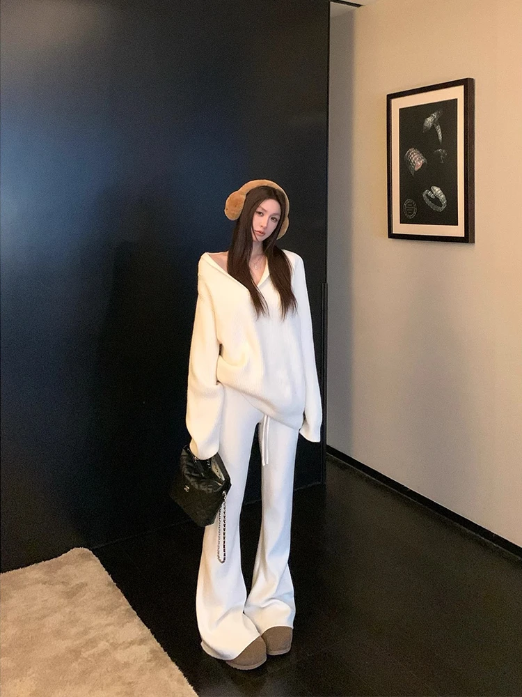 淡颜天菜 宽松软糯针织V领上衣慵懒风设计感毛衣休闲裤针织两件套