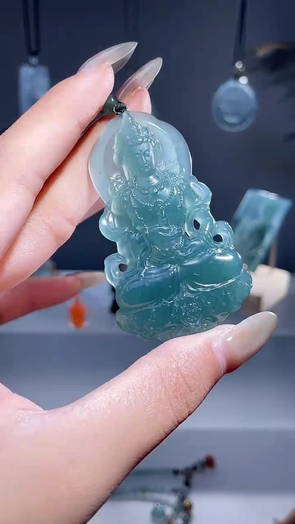 颈饰未镶嵌翡翠度母