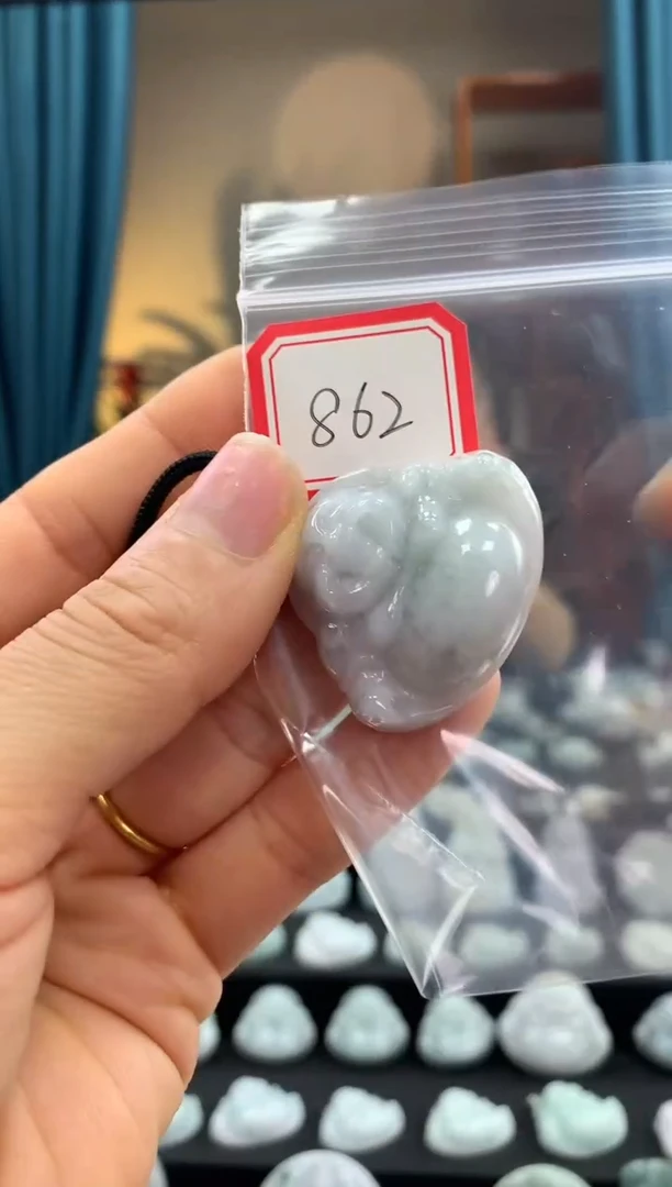翡翠未镶嵌颈饰佛公862微瑕