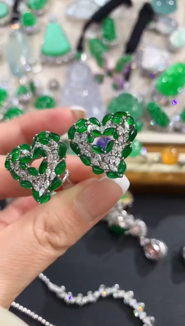 【闪购商品】翡翠耳饰18K金镶嵌q42         