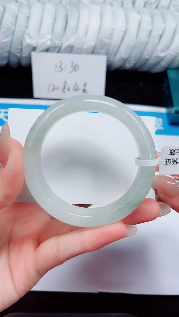 未镶嵌手镯石英质玉253-51/52