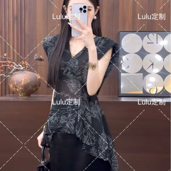 璐璐定制--2025夏季新款慵懒风时尚复古无袖V领气质显瘦百搭衬衫