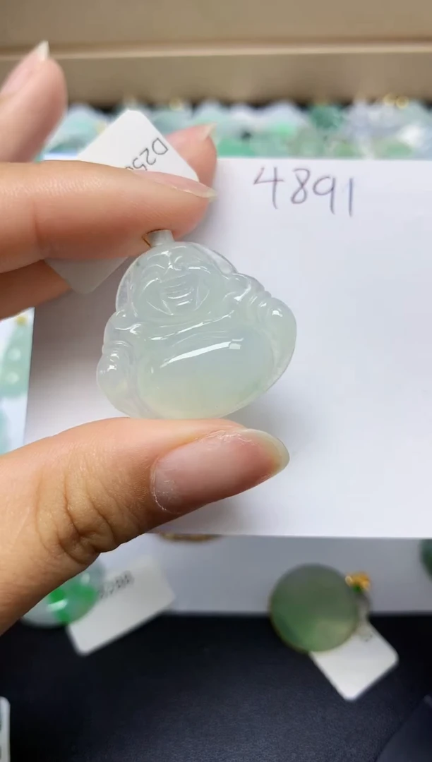 翡翠18K金镶嵌颈饰 天然缅甸翡翠A货