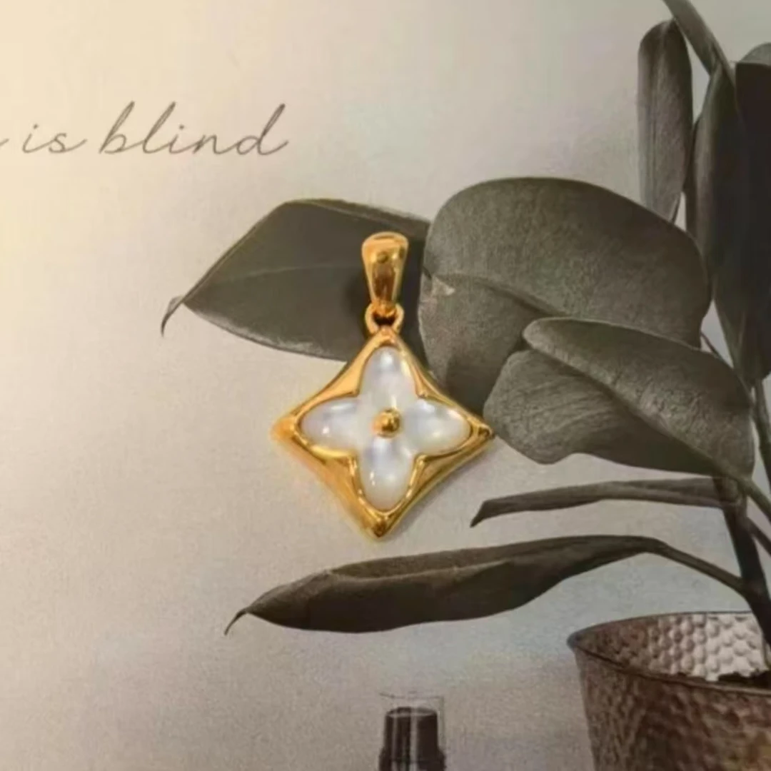 【BZ】18k金 老花贝母幸运四叶草轻奢小众吊坠   卡约15mm