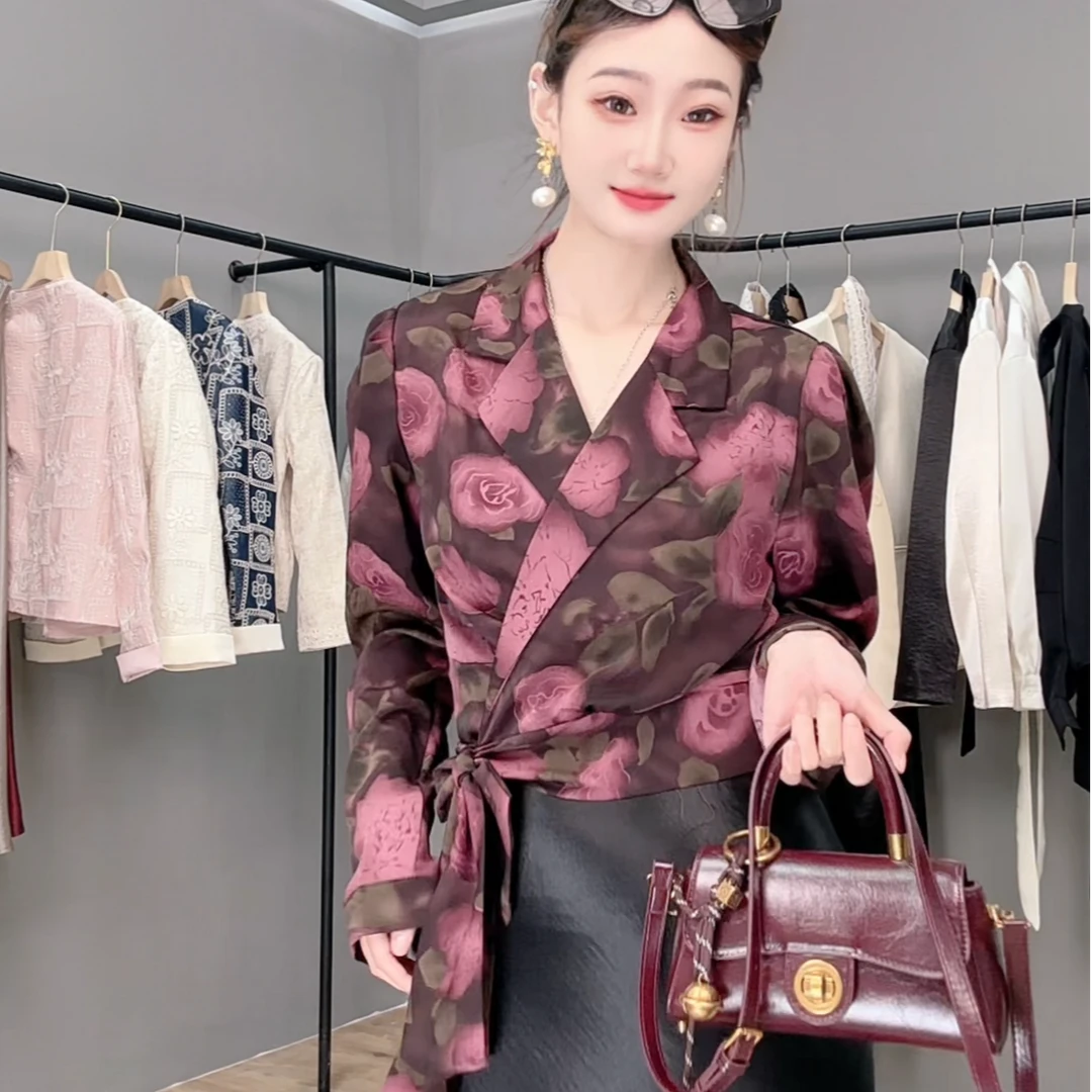 春季新款复古印花v领交叉绑带设计高级感上衣