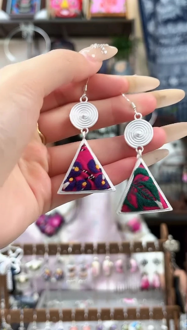 织绣民族风非遗老绣苗银饰品528