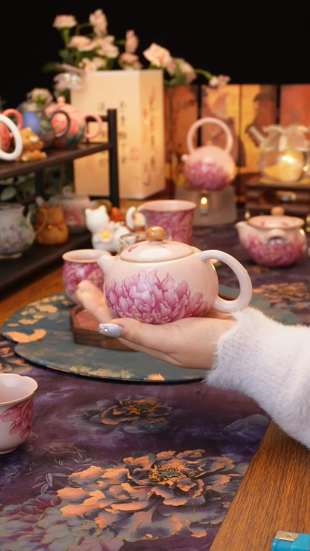 【闪购商品】粉汝牡丹西施壶·····