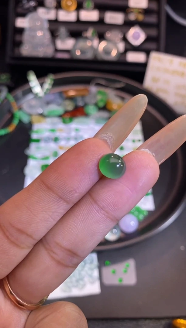 【闪购商品】翡翠挂件未镶嵌蛋