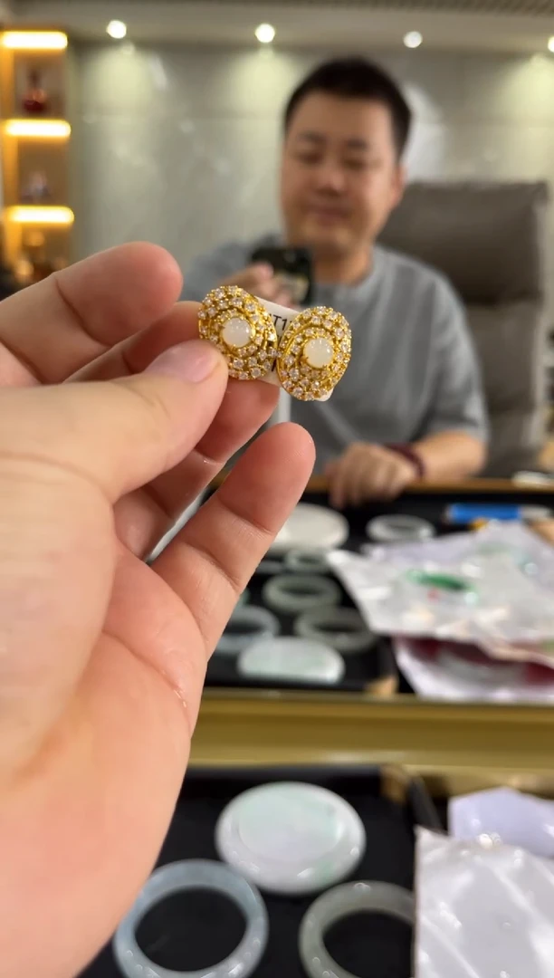 未镶嵌翡翠耳饰耳钉