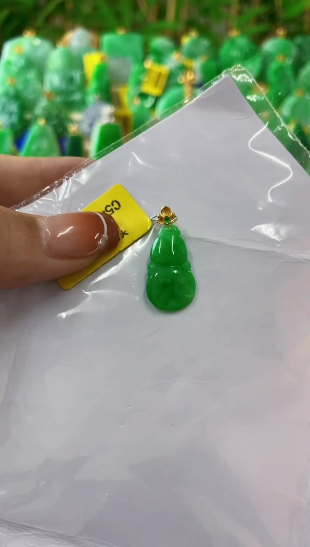 翡翠18K金镶嵌吊坠(不含链)缅甸翡翠挂件