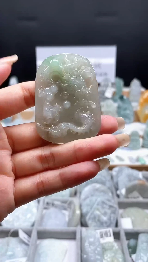 翡翠未镶嵌吊坠(不含链)86龙牌