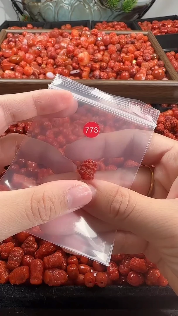 颈饰未镶嵌南红玛瑙1