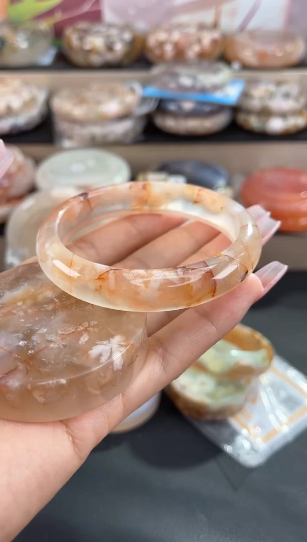 未镶嵌手镯石英质玉57