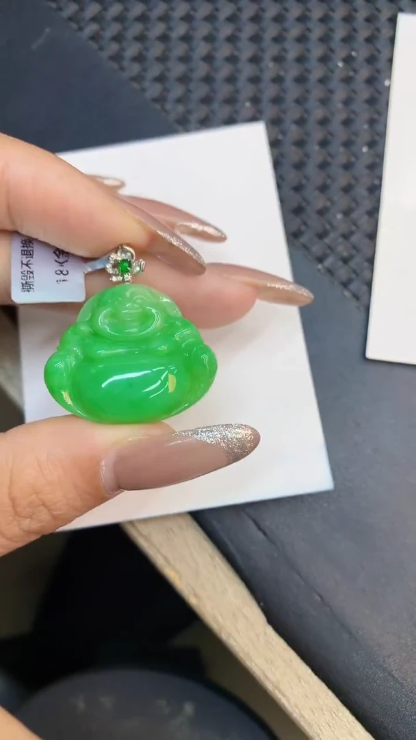 颈饰18K金镶嵌翡翠K**a1