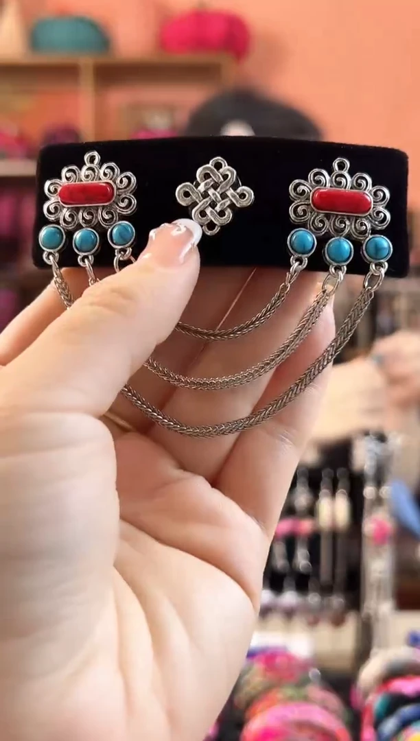 织绣民族风老绣饰品590