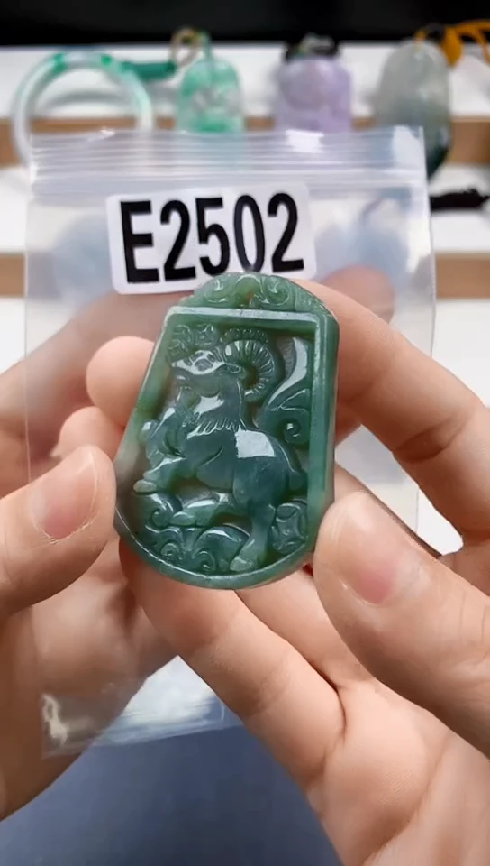 颈饰未镶嵌翡翠天然翡翠吊坠挂件