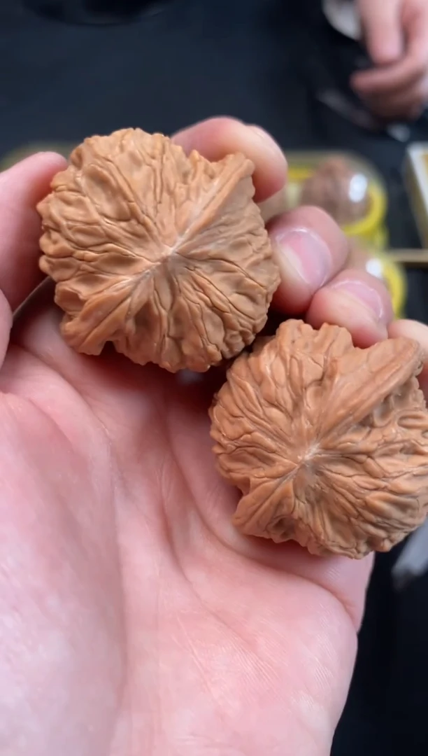 把件文玩核桃吳****道磨盘37尺Z411