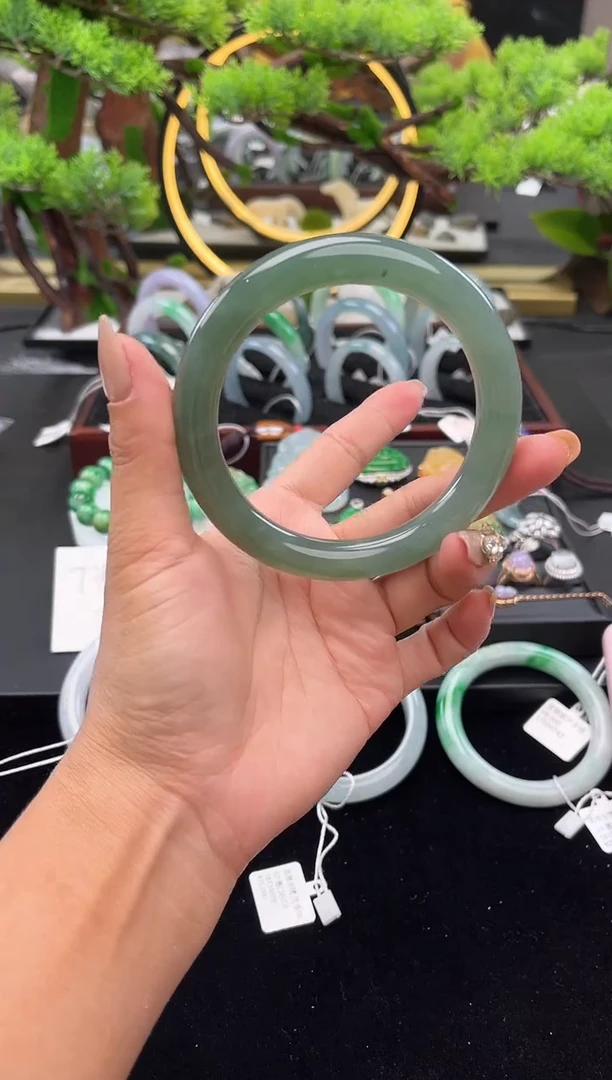 未镶嵌手镯翡翠手镯