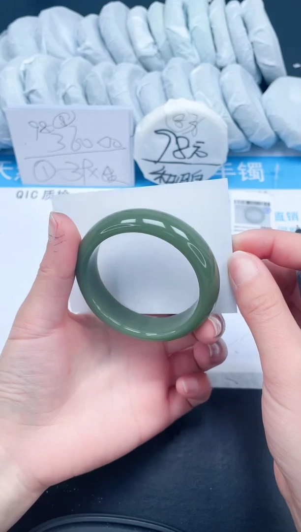 【闪购商品】石英质玉手镯未镶嵌213-54.1