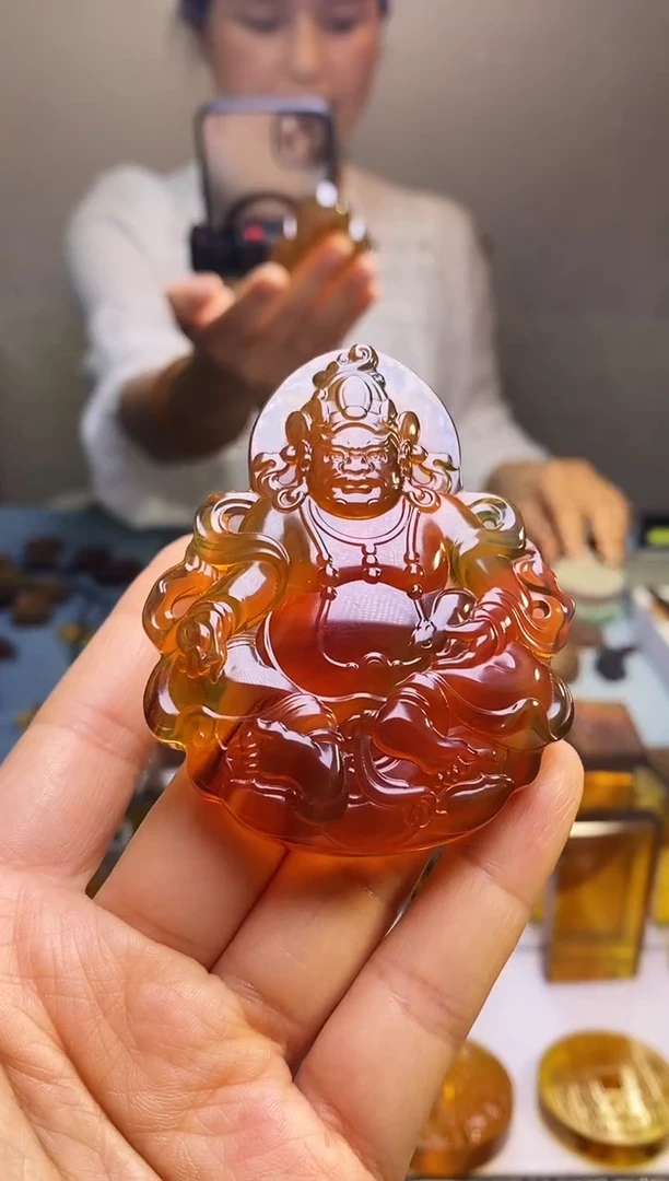 未镶嵌颈饰琥珀SN43-30（黄财神）
