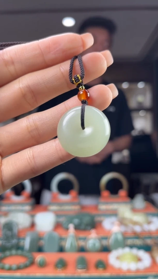 和田玉未镶嵌颈饰佩佩25mm左右