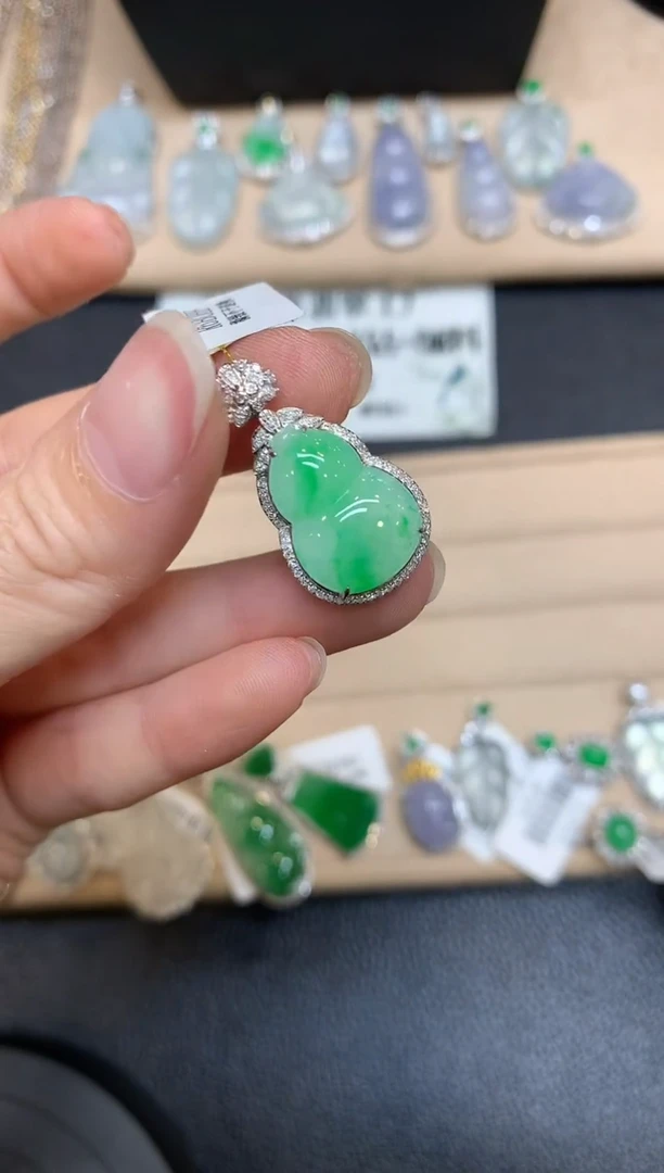 【闪购商品】翡翠颈饰18K金镶嵌【无服务费