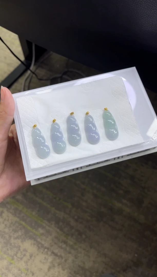 【闪购商品】翡翠颈饰18K金镶嵌V92 /多样性发一件/配绳子