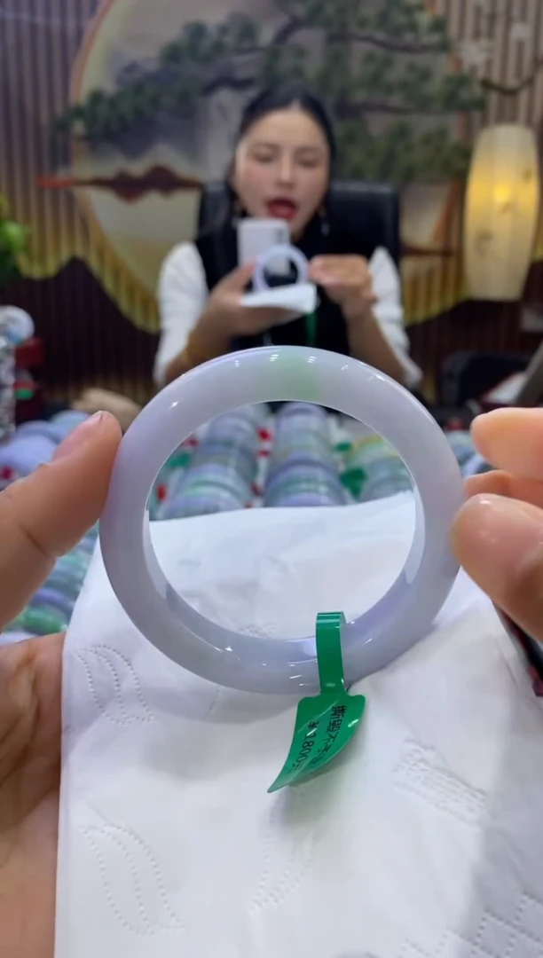 【闪购商品】翡翠手镯未镶嵌多人08671